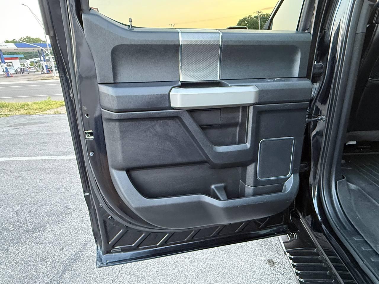 Ford F-150 Lariat SuperCrew 5.5-ft. Bed 4WD 2016