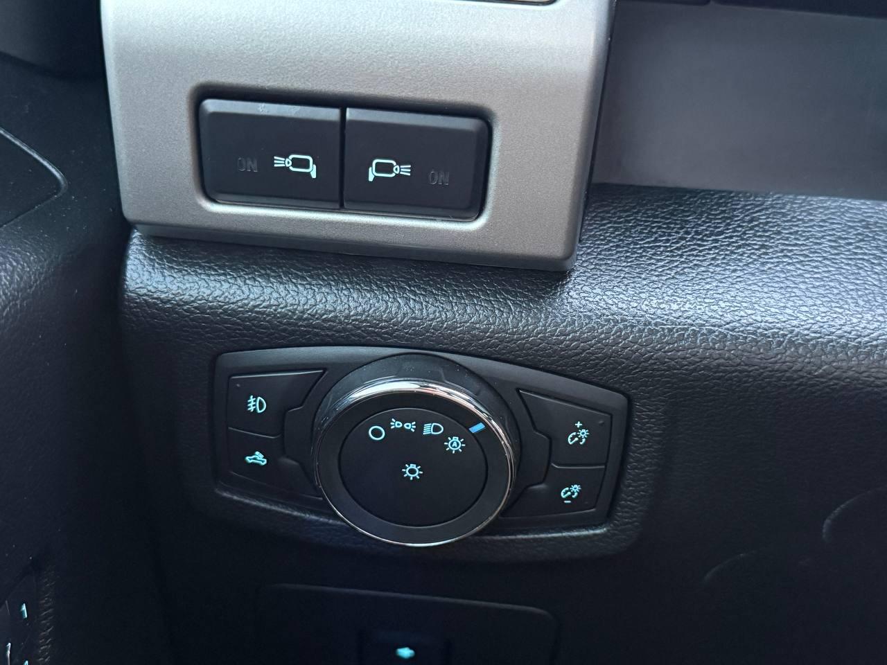 Ford F-150 Lariat SuperCrew 5.5-ft. Bed 4WD 2016