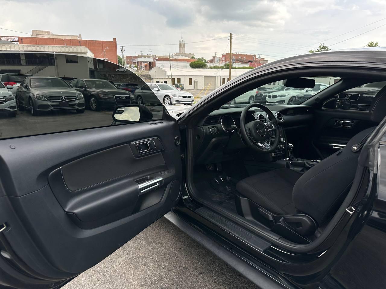 Ford Mustang V6 Coupe 2016