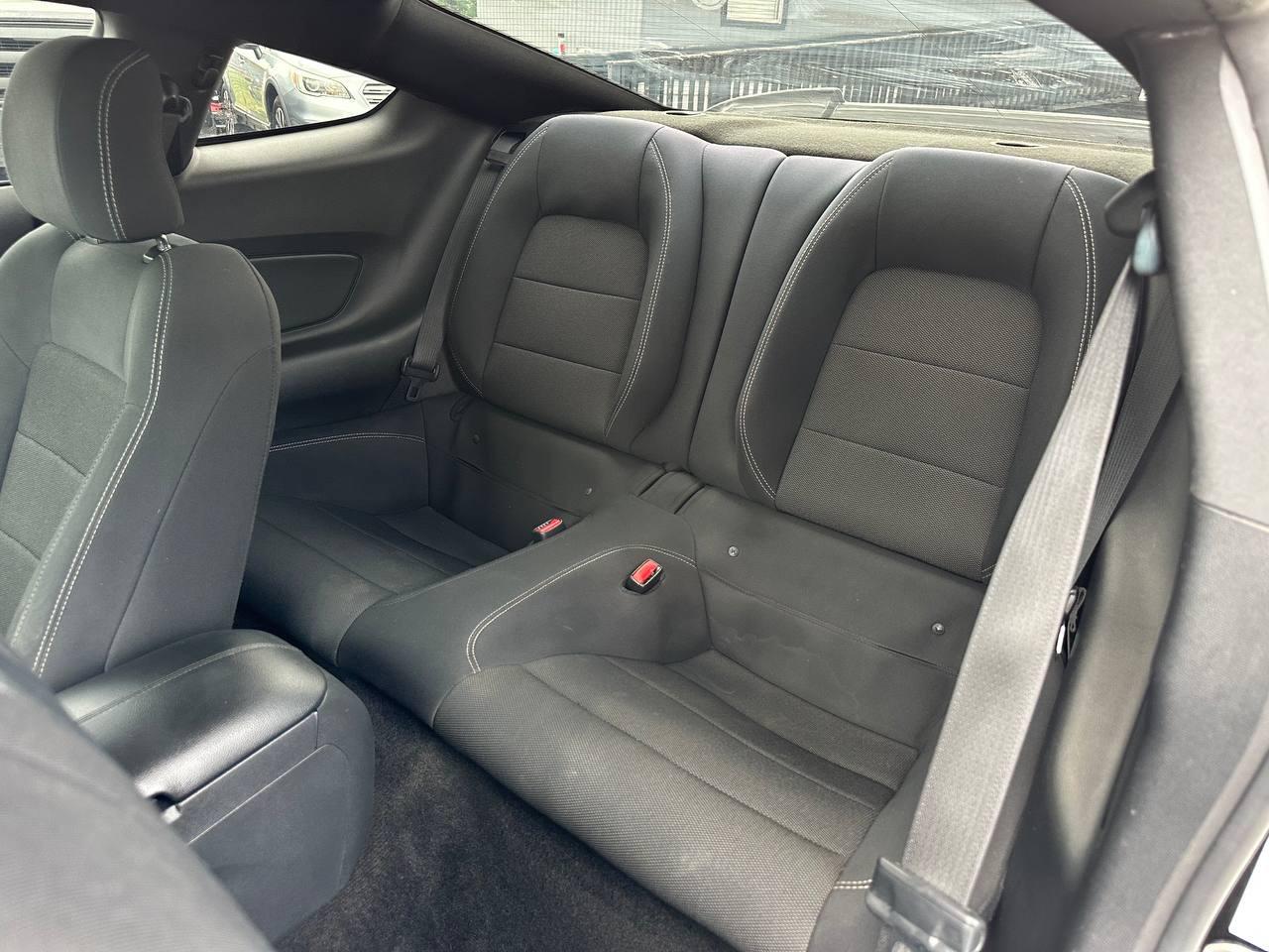 Ford Mustang V6 Coupe 2016