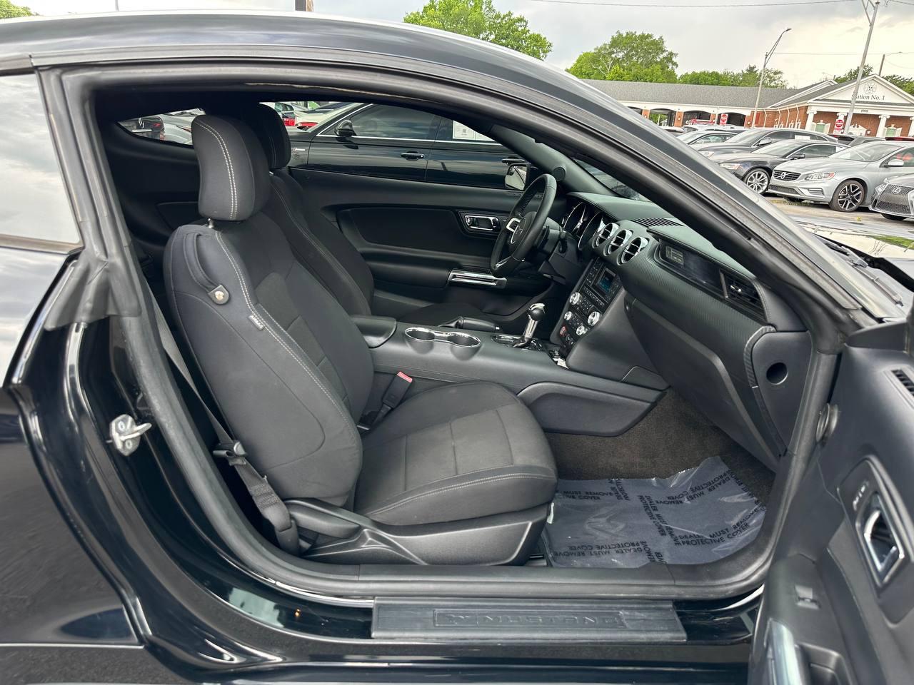 Ford Mustang V6 Coupe 2016