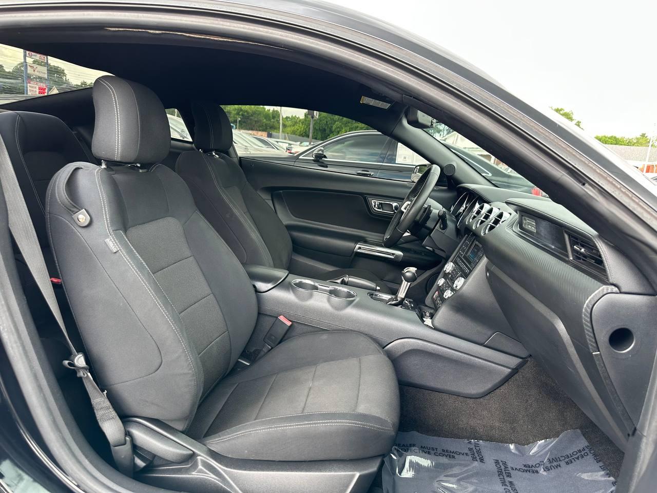 Ford Mustang V6 Coupe 2016