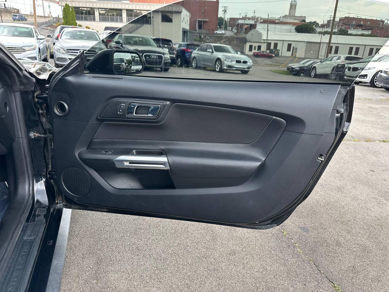 Ford Mustang V6 Coupe 2016