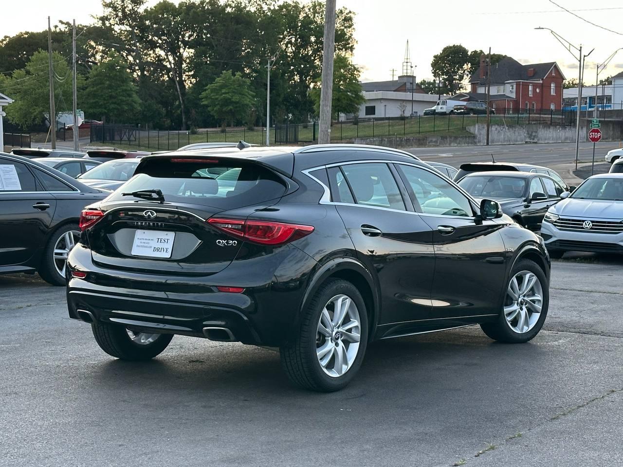Infiniti QX30 Premium 2017
