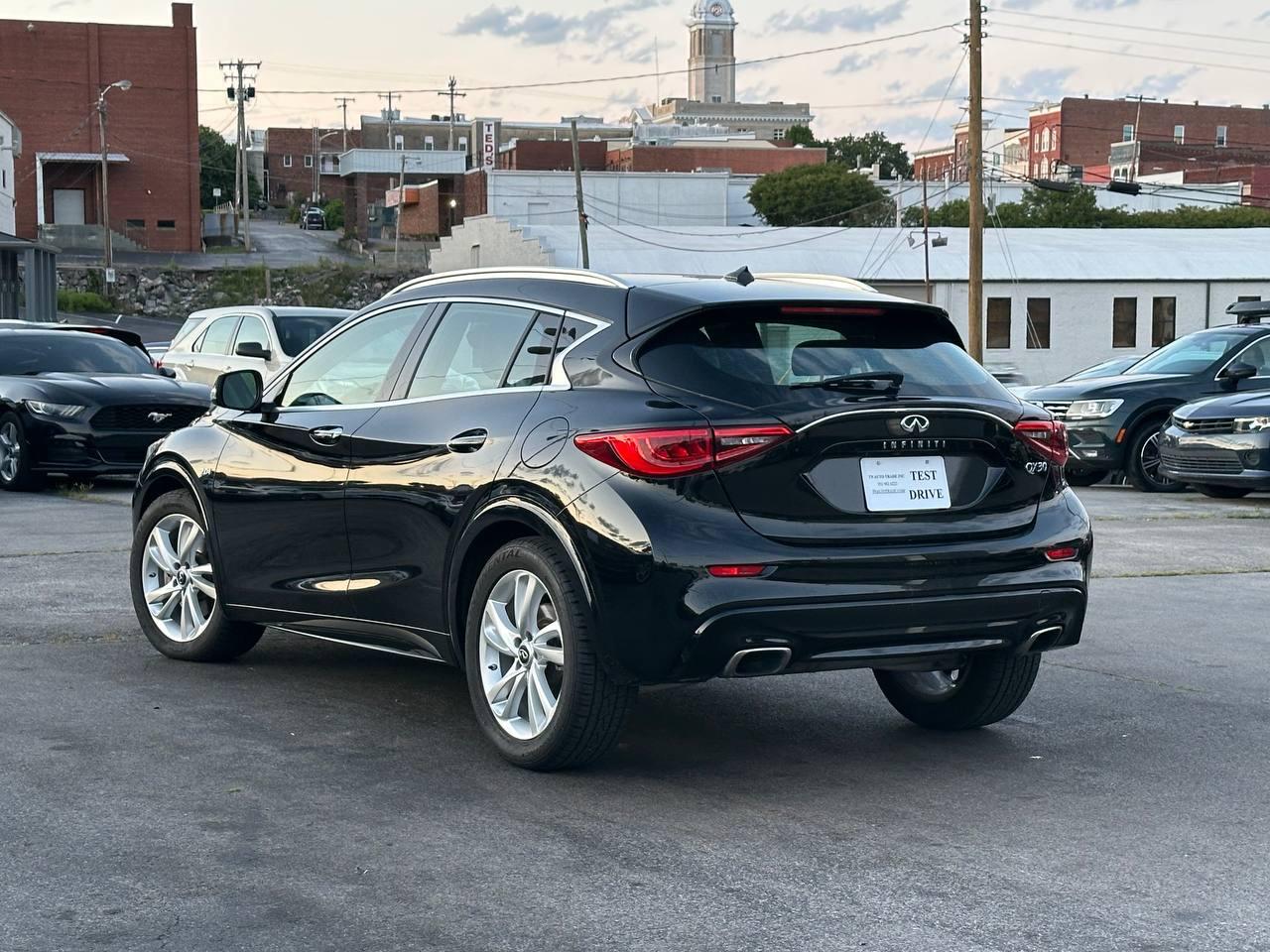 Infiniti QX30 Premium 2017