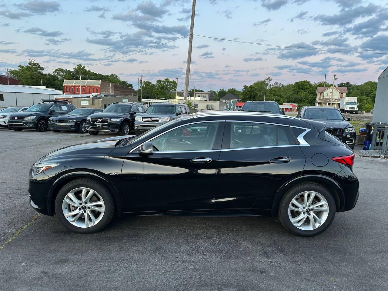 Infiniti QX30 Premium 2017