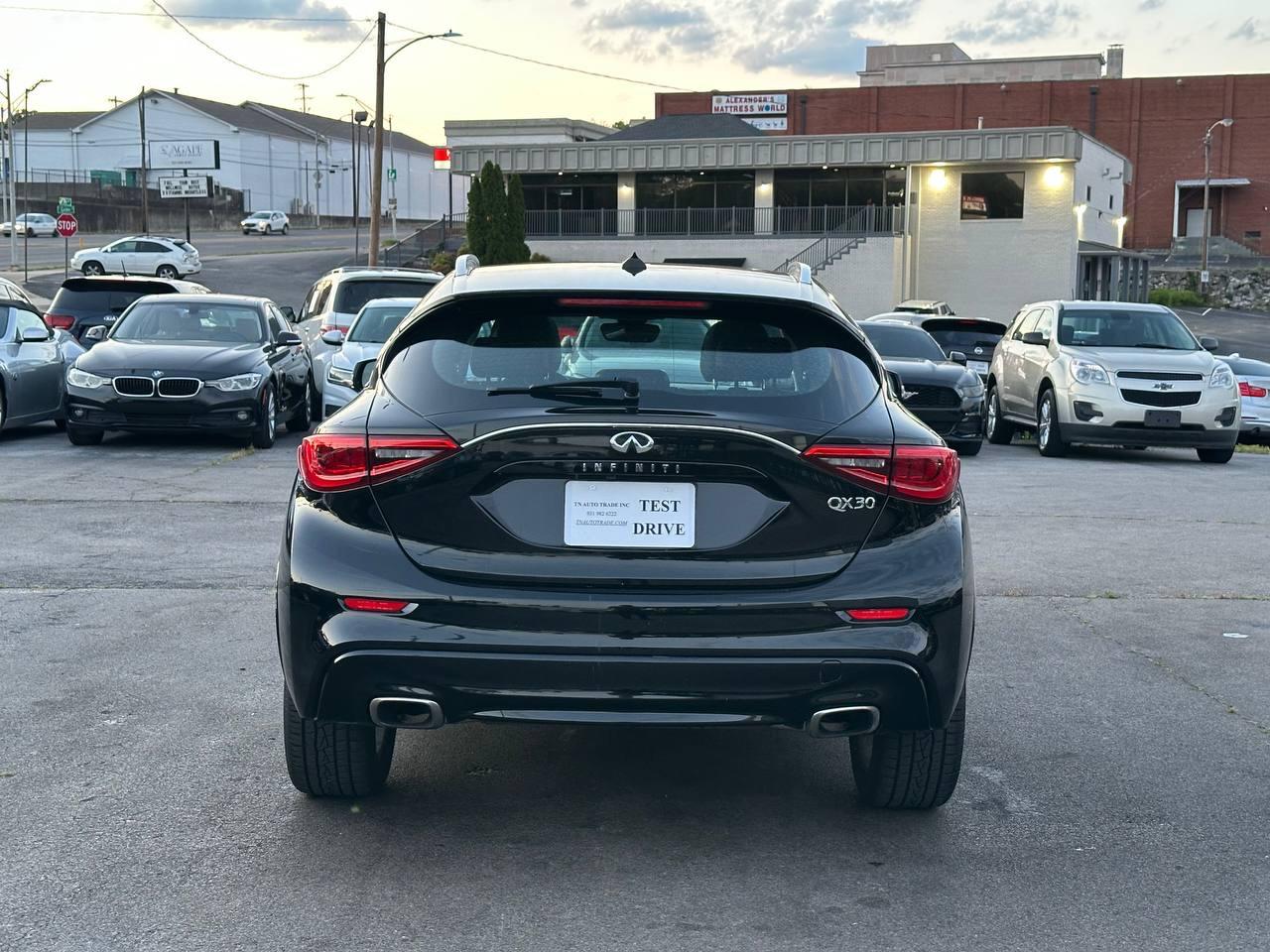 Infiniti QX30 Premium 2017