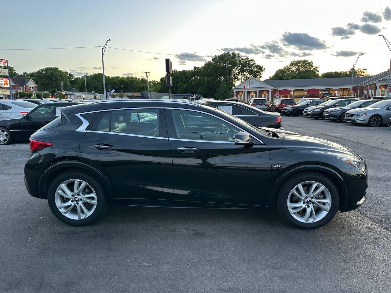 Infiniti QX30 Premium 2017