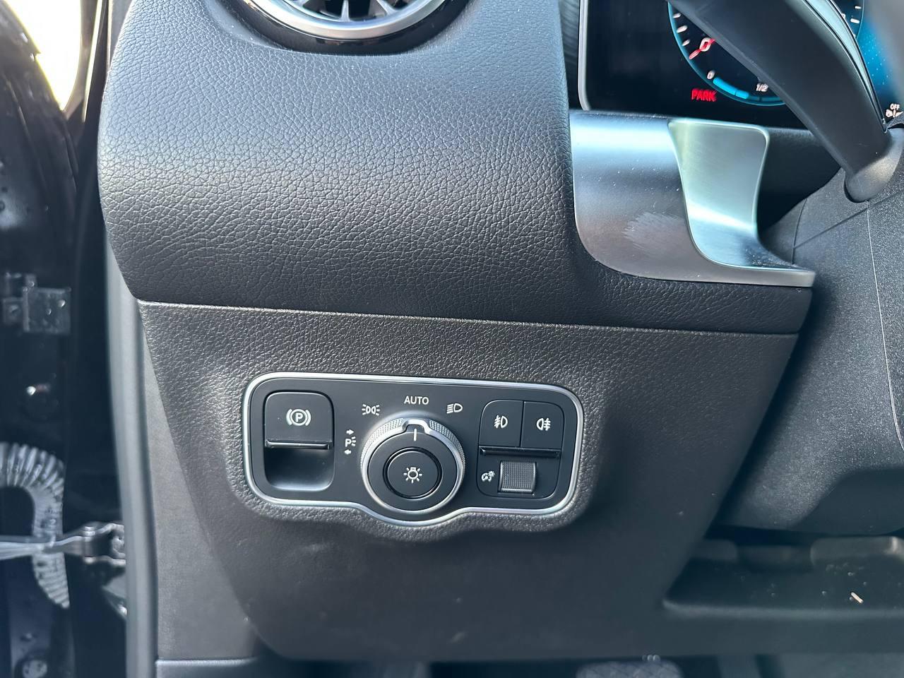 Mercedes-Benz GLB-Class GLB 250 2020