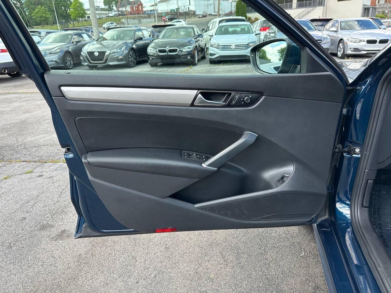 Volkswagen Passat SE 2021