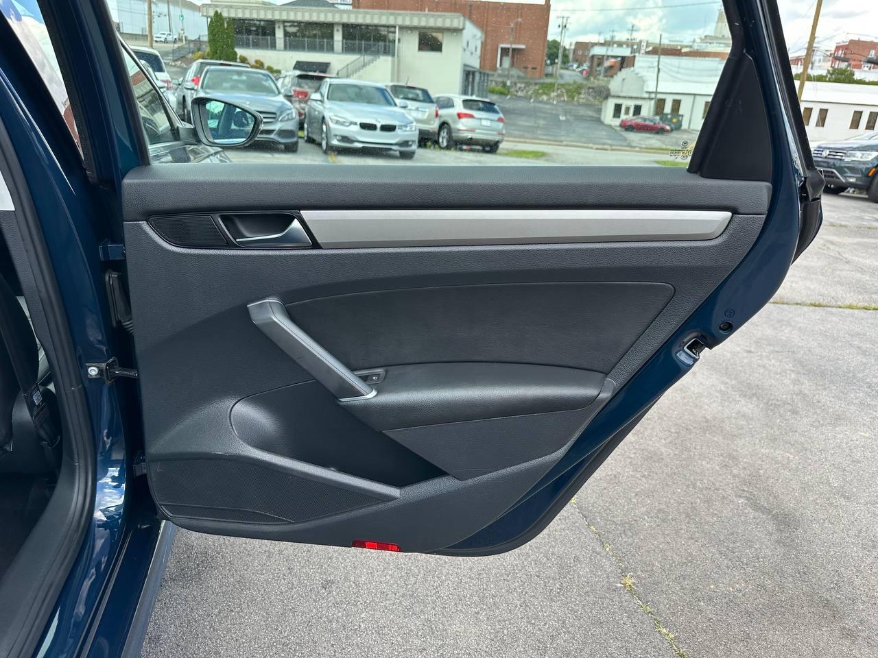 Volkswagen Passat SE 2021