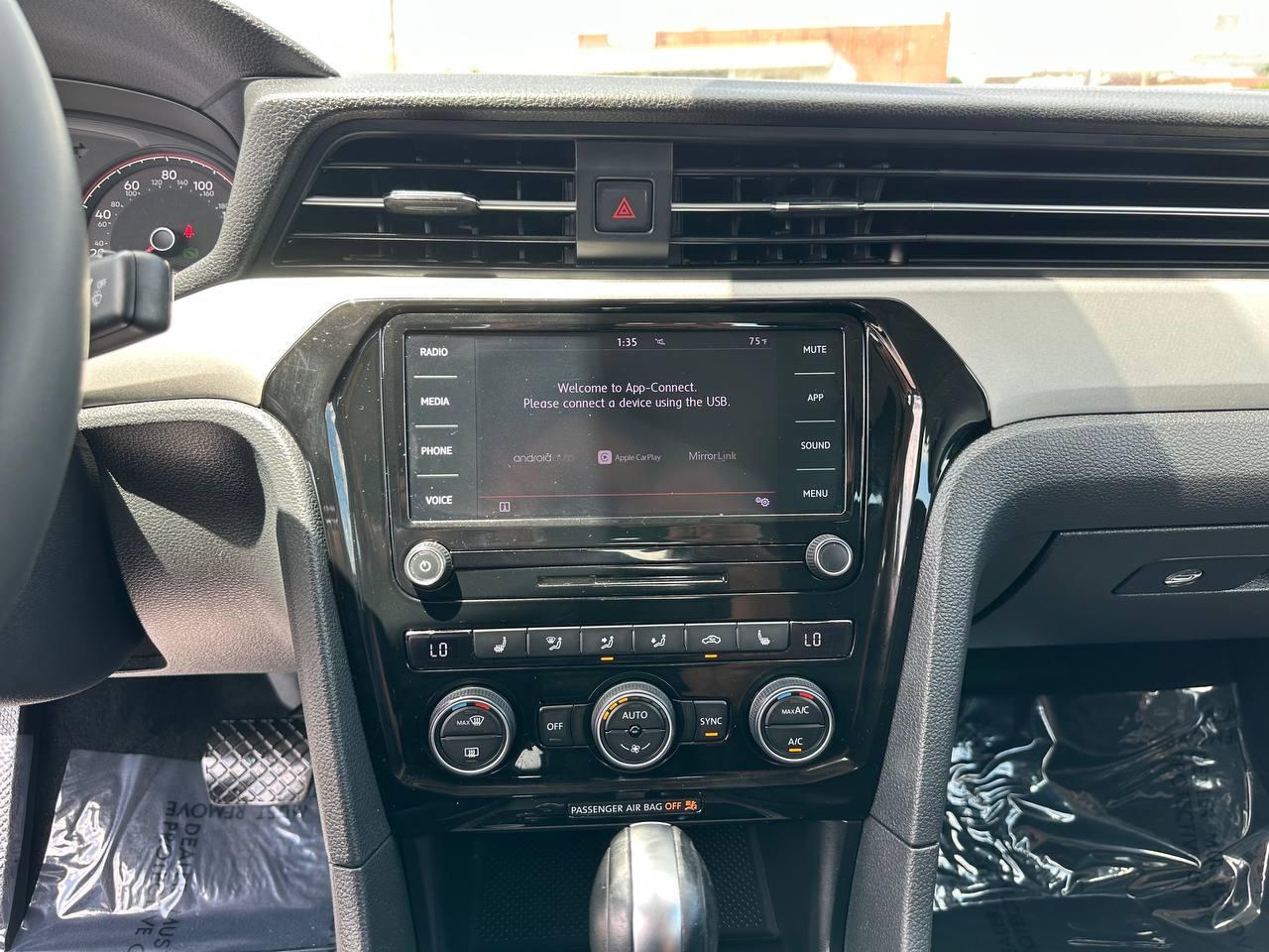 Volkswagen Passat SE 2021