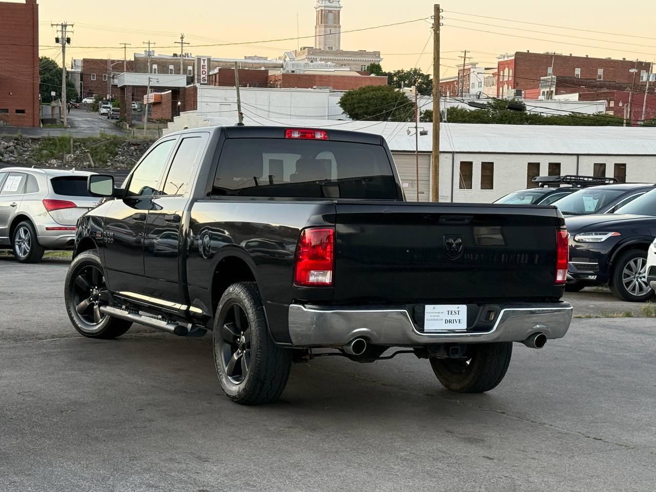 RAM 1500 Tradesman Quad Cab 2WD 2018