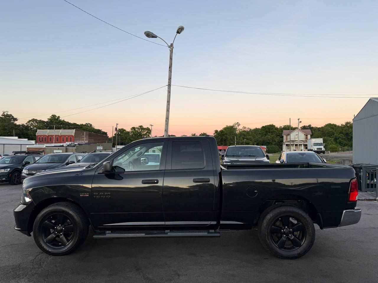 RAM 1500 Tradesman Quad Cab 2WD 2018