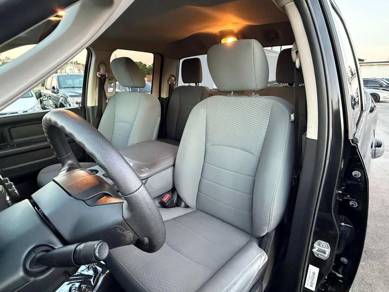 RAM 1500 Tradesman Quad Cab 2WD 2018