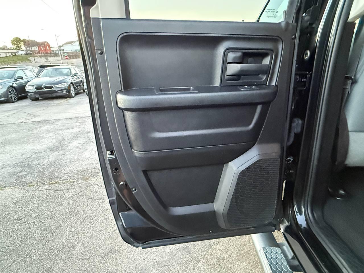 RAM 1500 Tradesman Quad Cab 2WD 2018