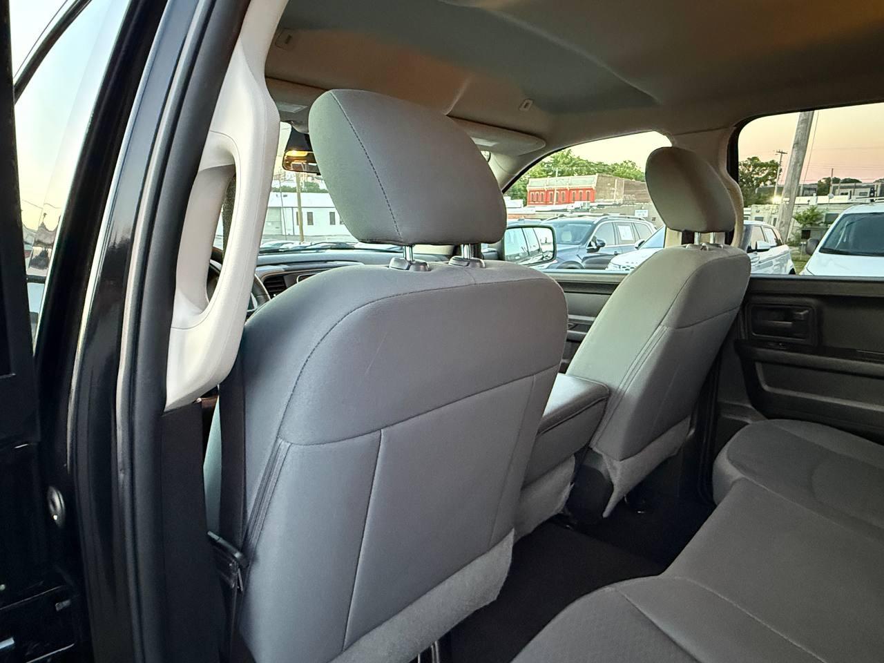 RAM 1500 Tradesman Quad Cab 2WD 2018