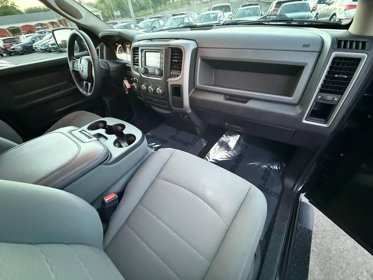 RAM 1500 Tradesman Quad Cab 2WD 2018