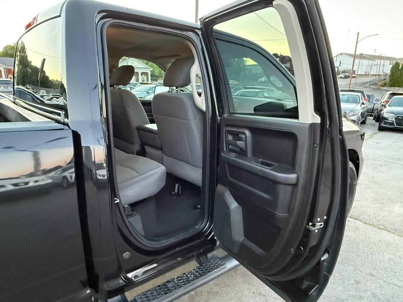 RAM 1500 Tradesman Quad Cab 2WD 2018