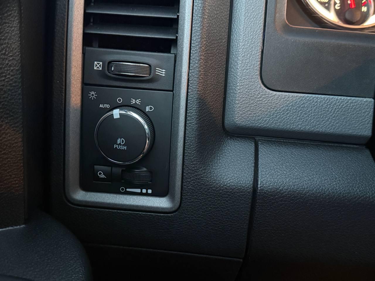 RAM 1500 Tradesman Quad Cab 2WD 2018