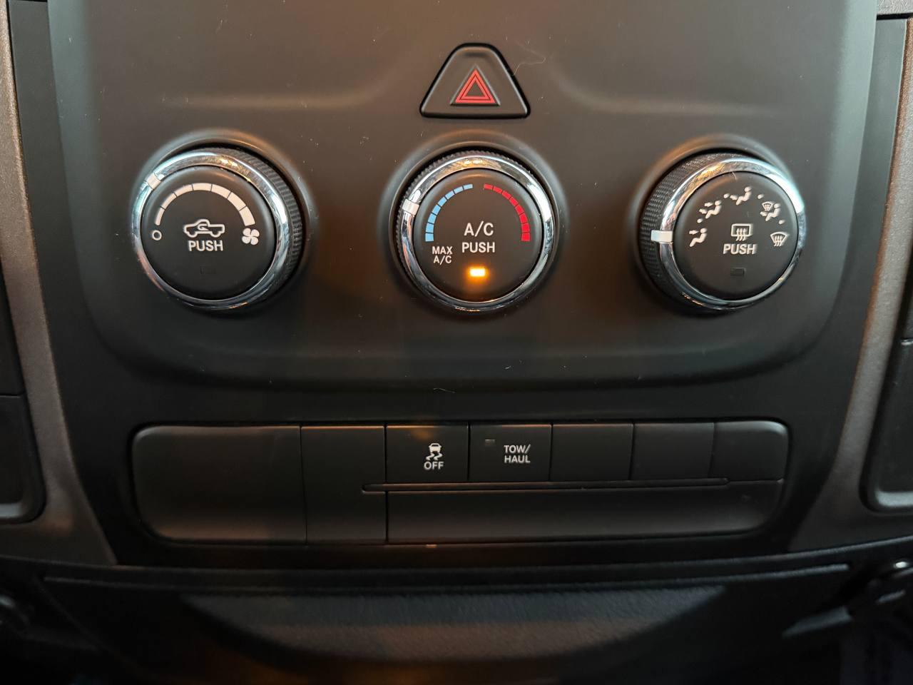 RAM 1500 Tradesman Quad Cab 2WD 2018