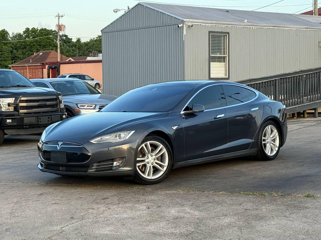 Tesla Model S 85D 2015