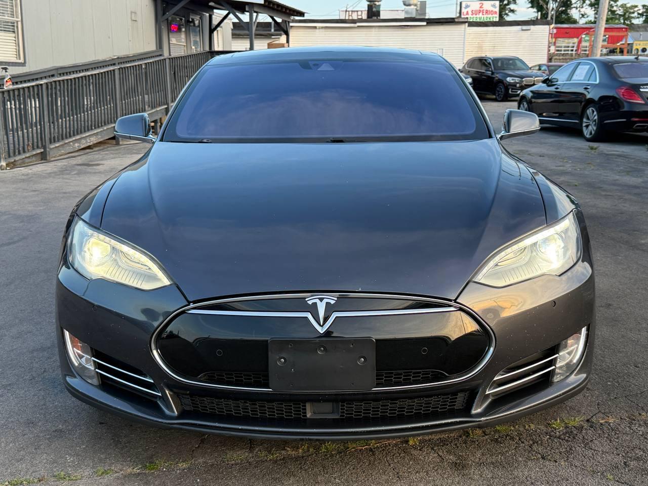 Tesla Model S 85D 2015