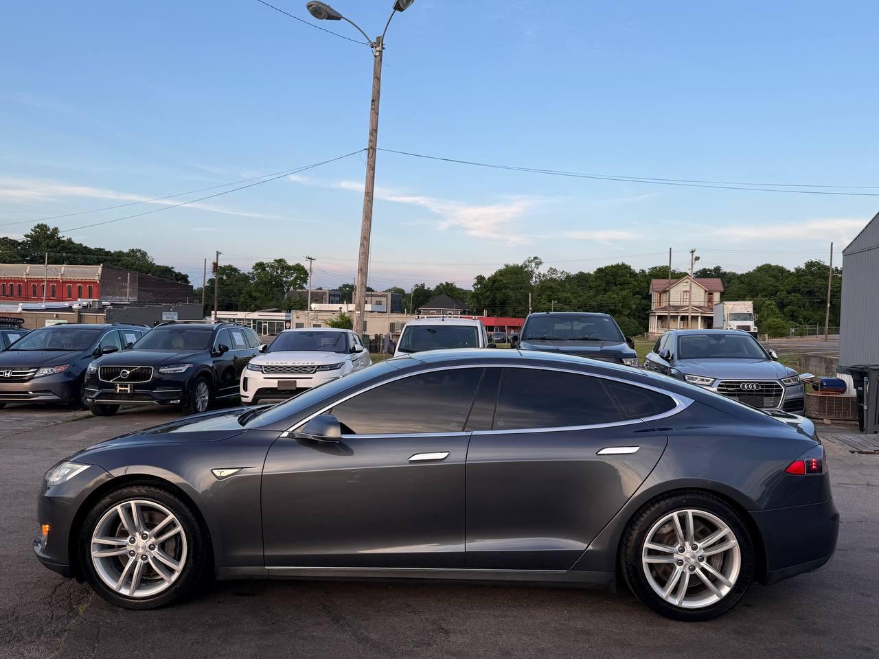 Tesla Model S 85D 2015