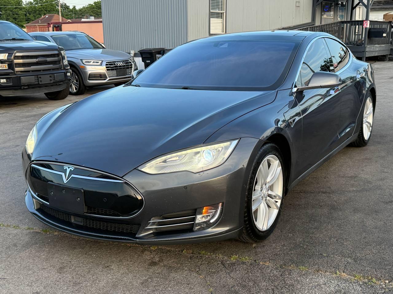 Tesla Model S 85D 2015