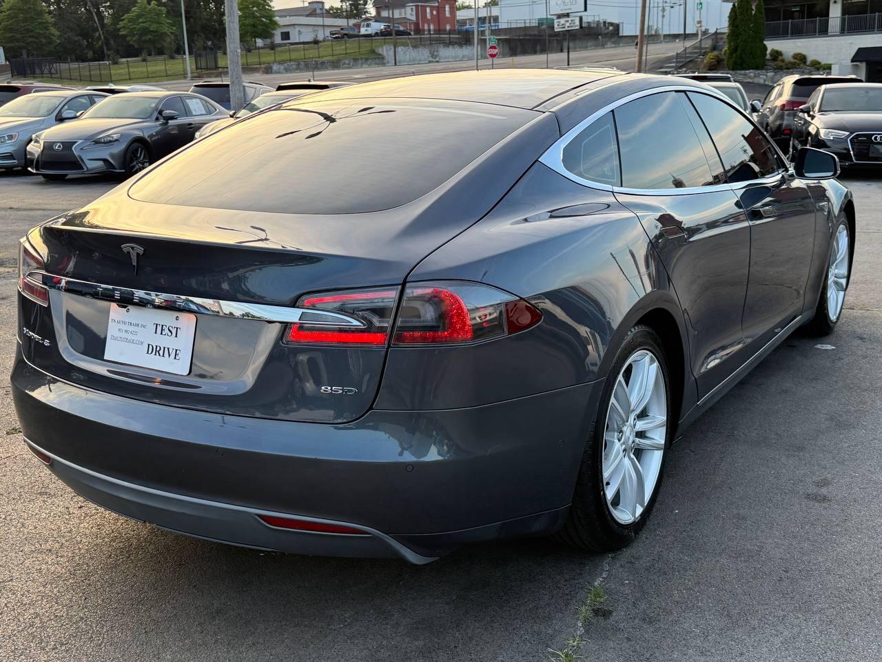 Tesla Model S 85D 2015