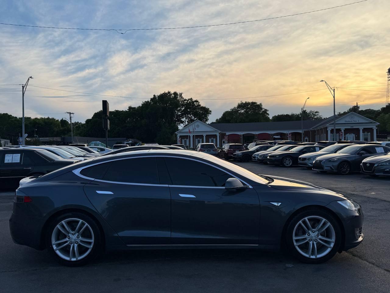 Tesla Model S 85D 2015