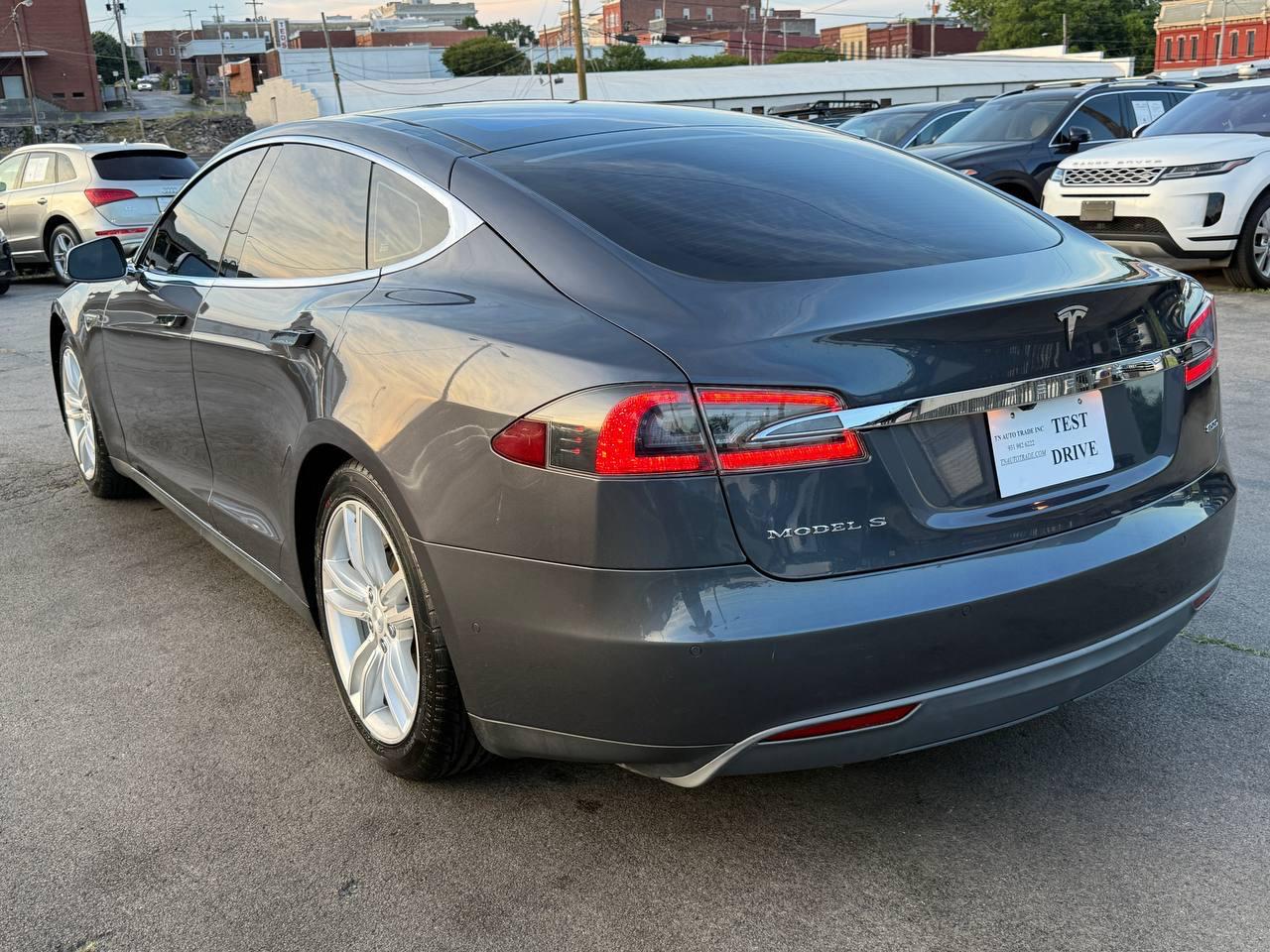 Tesla Model S 85D 2015