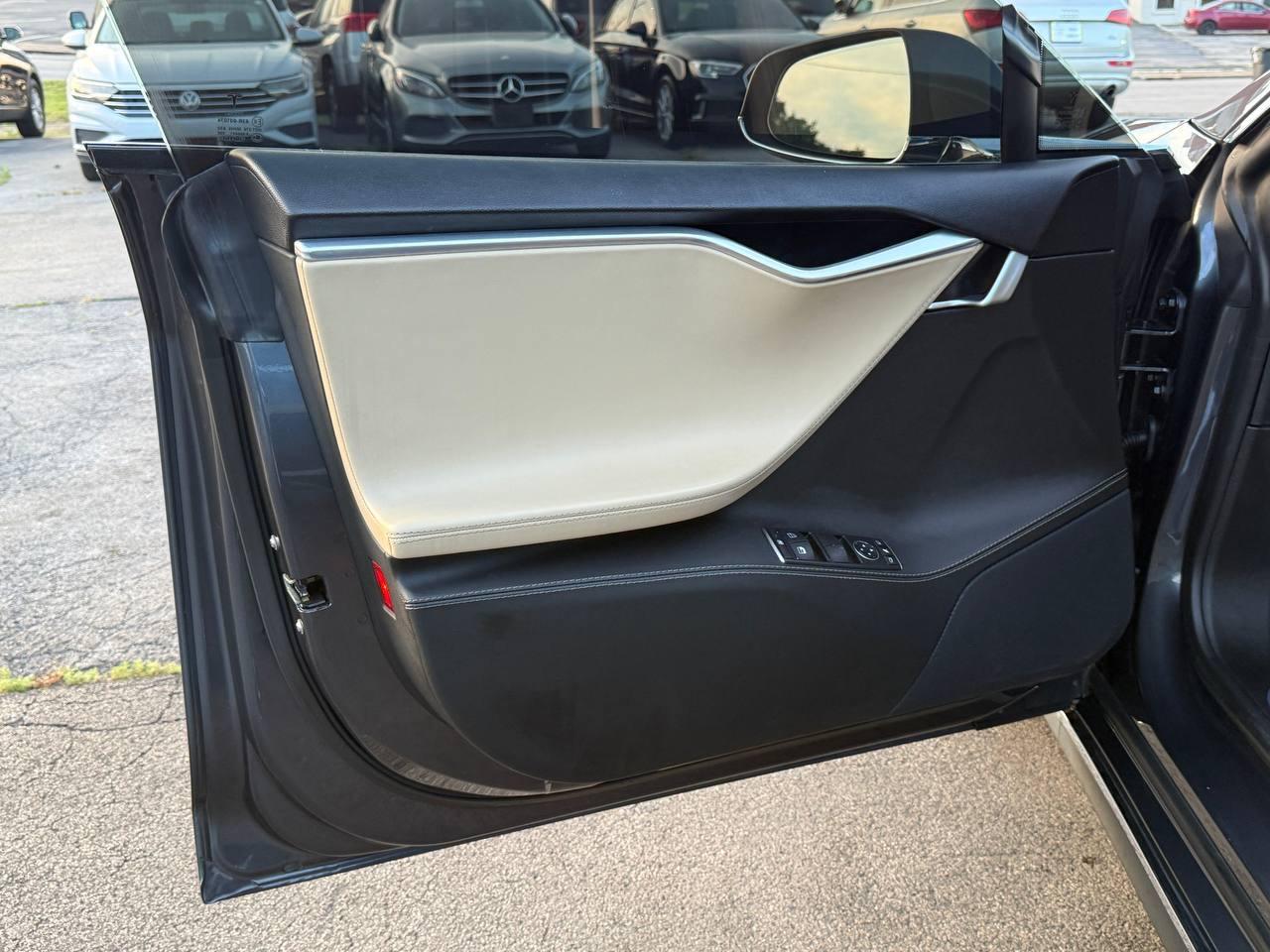 Tesla Model S 85D 2015
