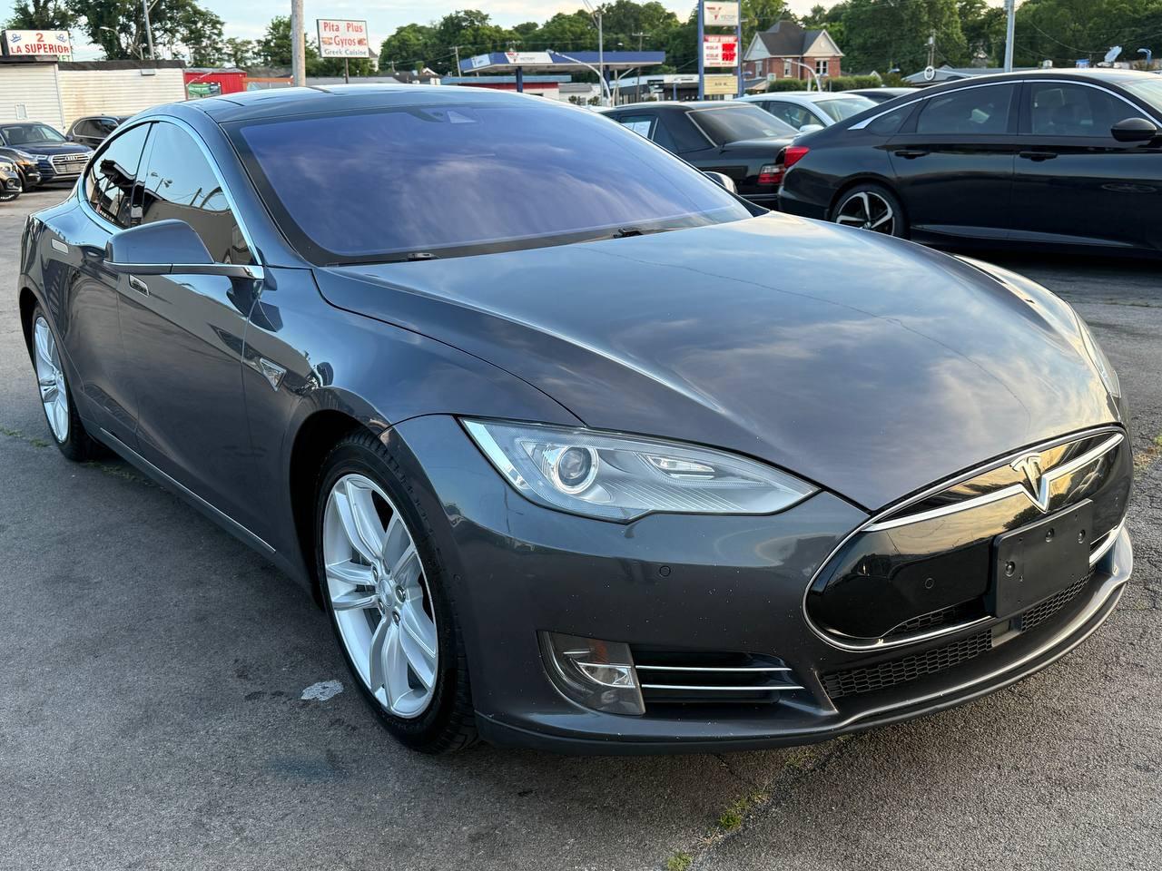Tesla Model S 85D 2015
