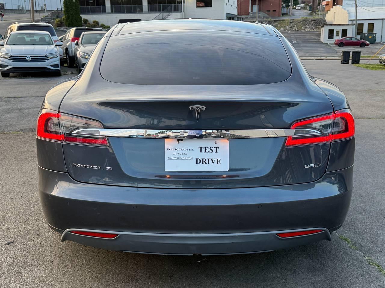 Tesla Model S 85D 2015
