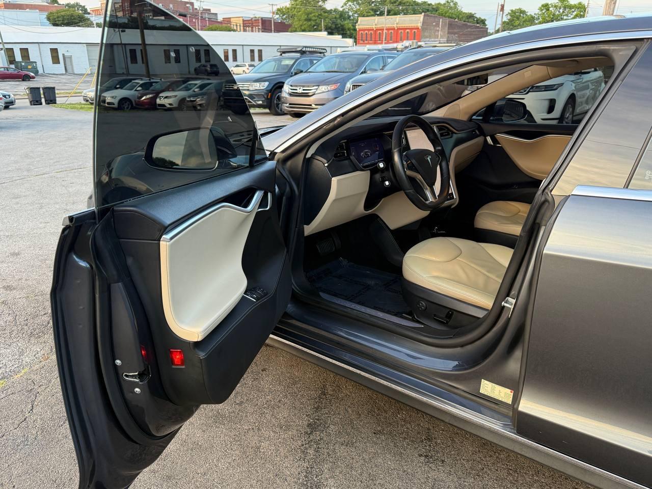 Tesla Model S 85D 2015