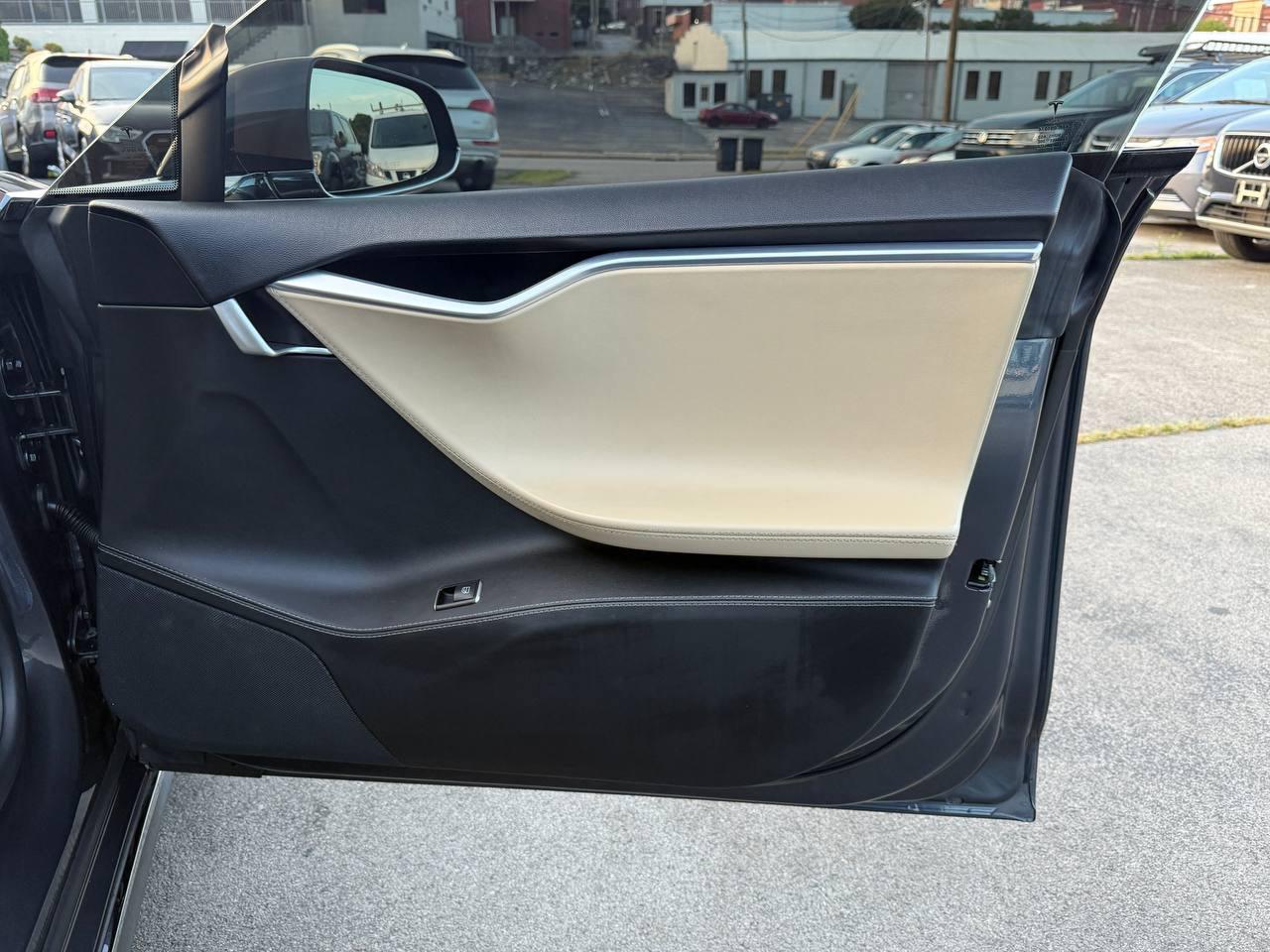 Tesla Model S 85D 2015
