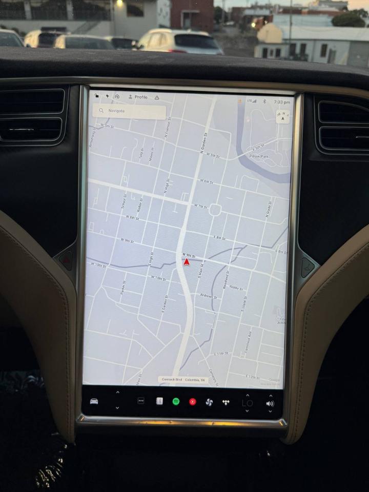 Tesla Model S 85D 2015