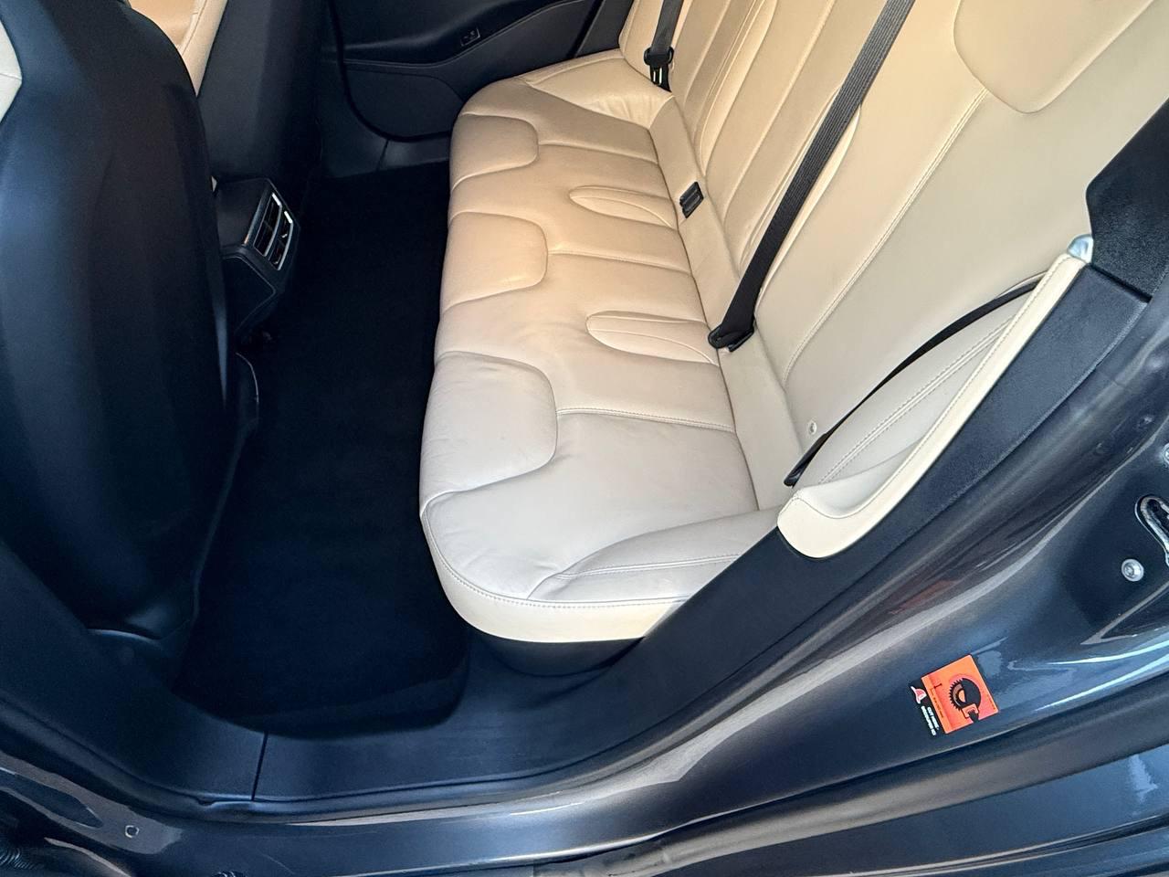 Tesla Model S 85D 2015