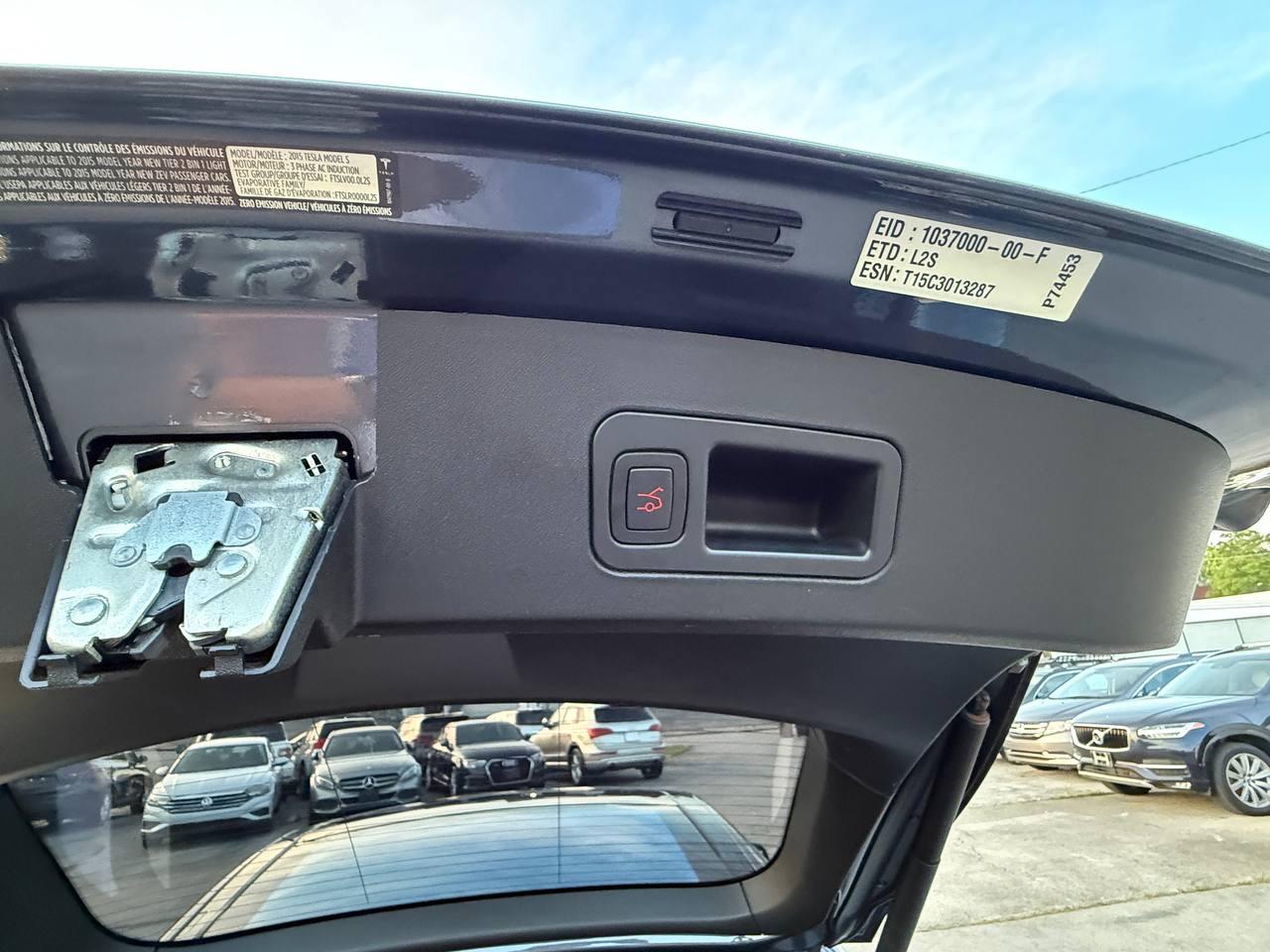 Tesla Model S 85D 2015