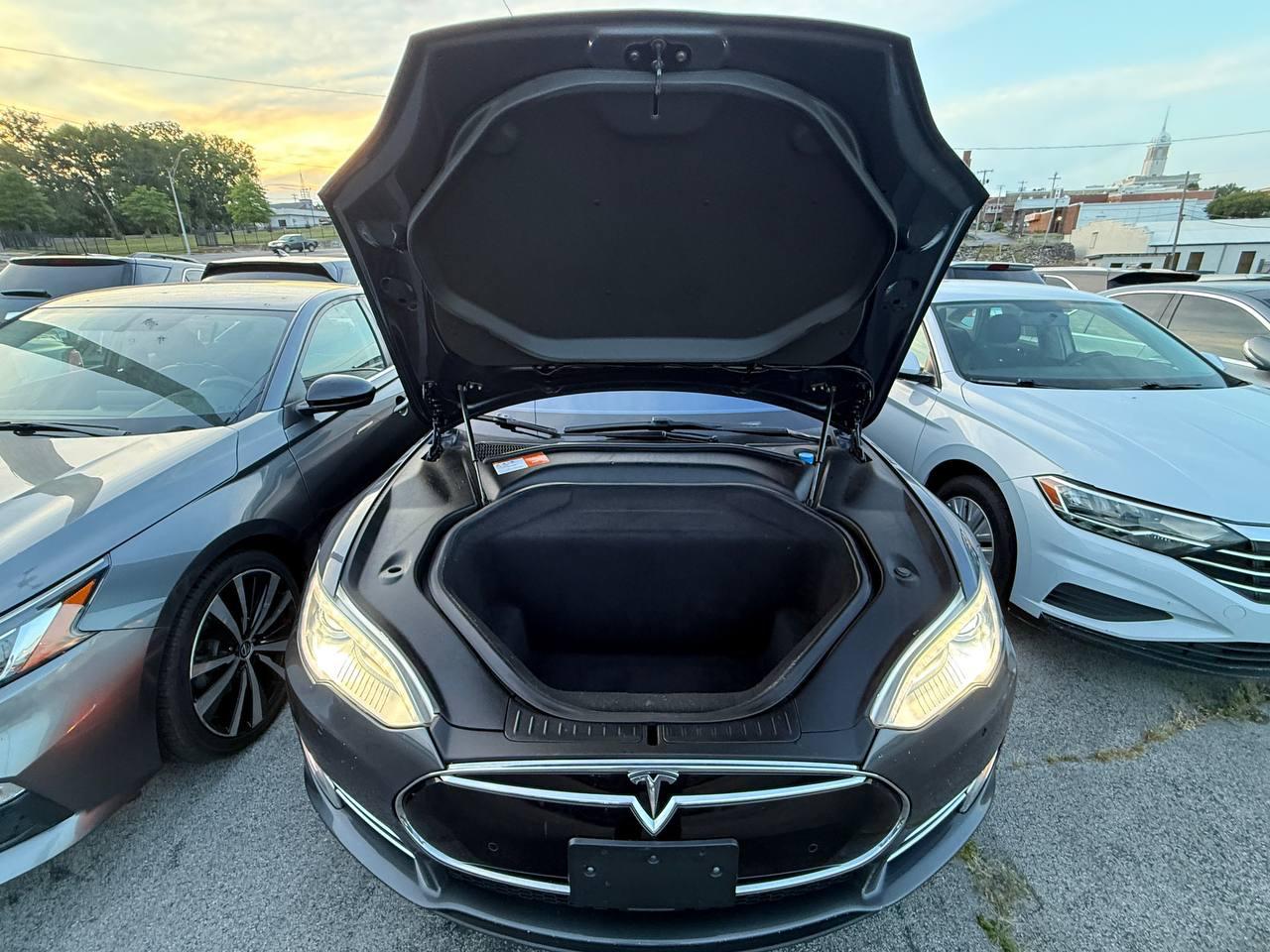 Tesla Model S 85D 2015