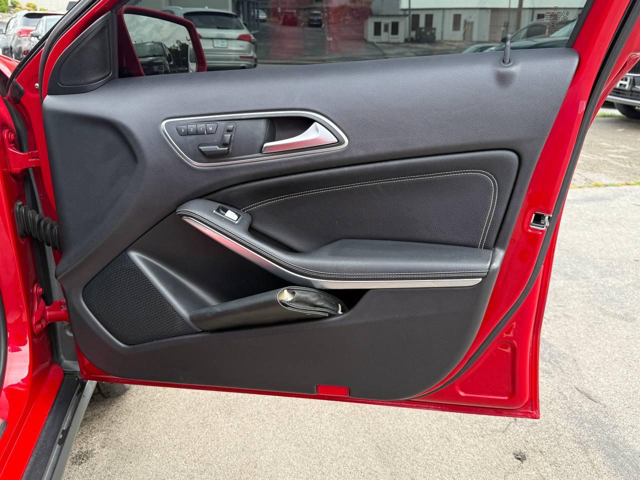 Mercedes-Benz GLA-Class GLA250 2015