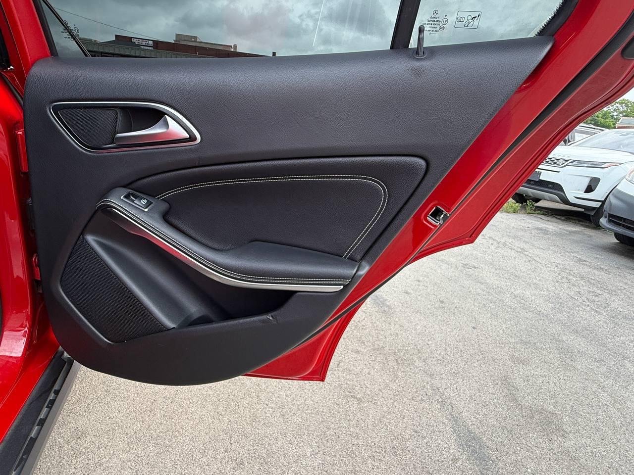 Mercedes-Benz GLA-Class GLA250 2015