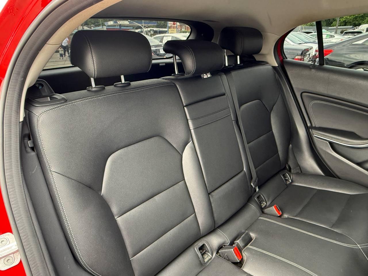 Mercedes-Benz GLA-Class GLA250 2015