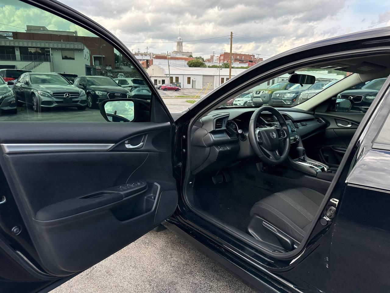 Honda Civic LX Sedan CVT 2016