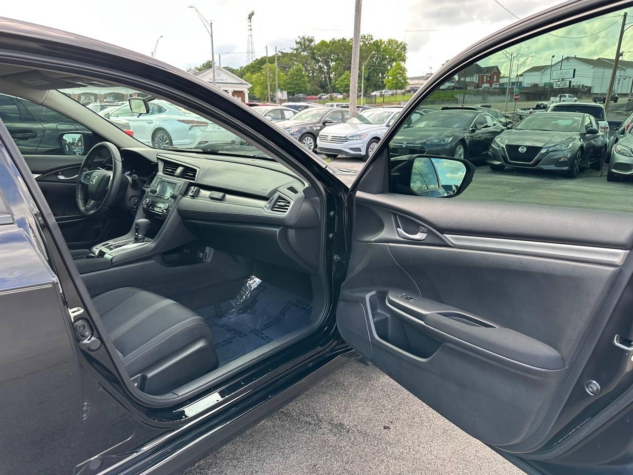 Honda Civic LX Sedan CVT 2016