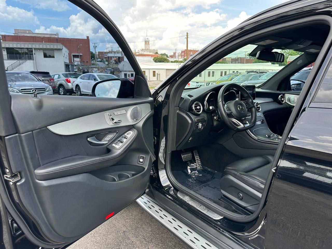 Mercedes-Benz GLC-Class GLC300 2019