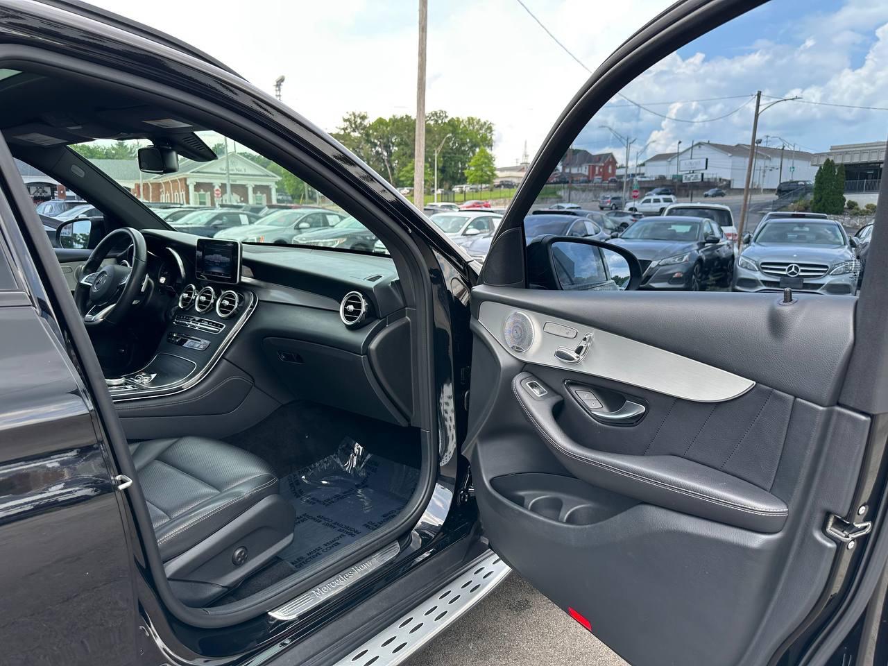Mercedes-Benz GLC-Class GLC300 2019