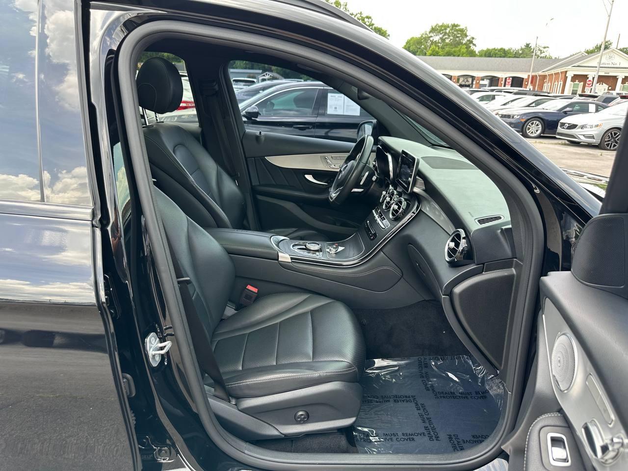 Mercedes-Benz GLC-Class GLC300 2019