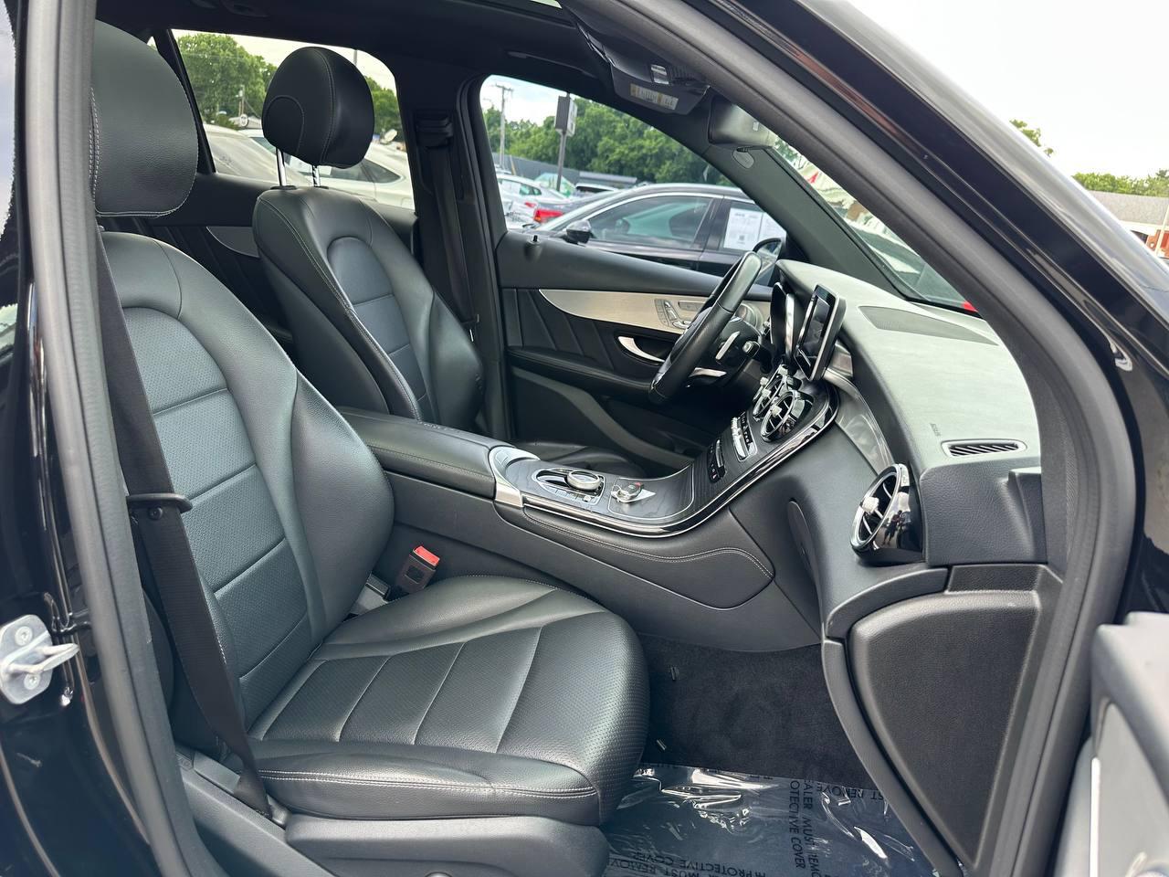 Mercedes-Benz GLC-Class GLC300 2019